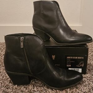 FRYE Judith Seam Black Booties!